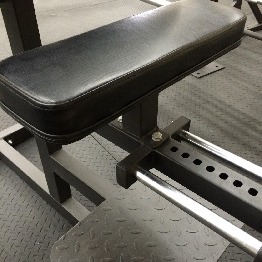 Linear Bearing GHD Knee Pad