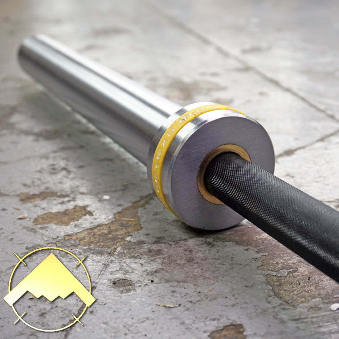 8 Needle Bearings + 2 Oversized, Oil-Impregnated Bushings in the collars. Plus consistent, well-crafted knurl that extends to collar